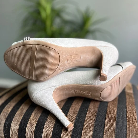 Steve Madden Elegant Snakeskin Patterned Heels size 10 - Picture 9 of 10